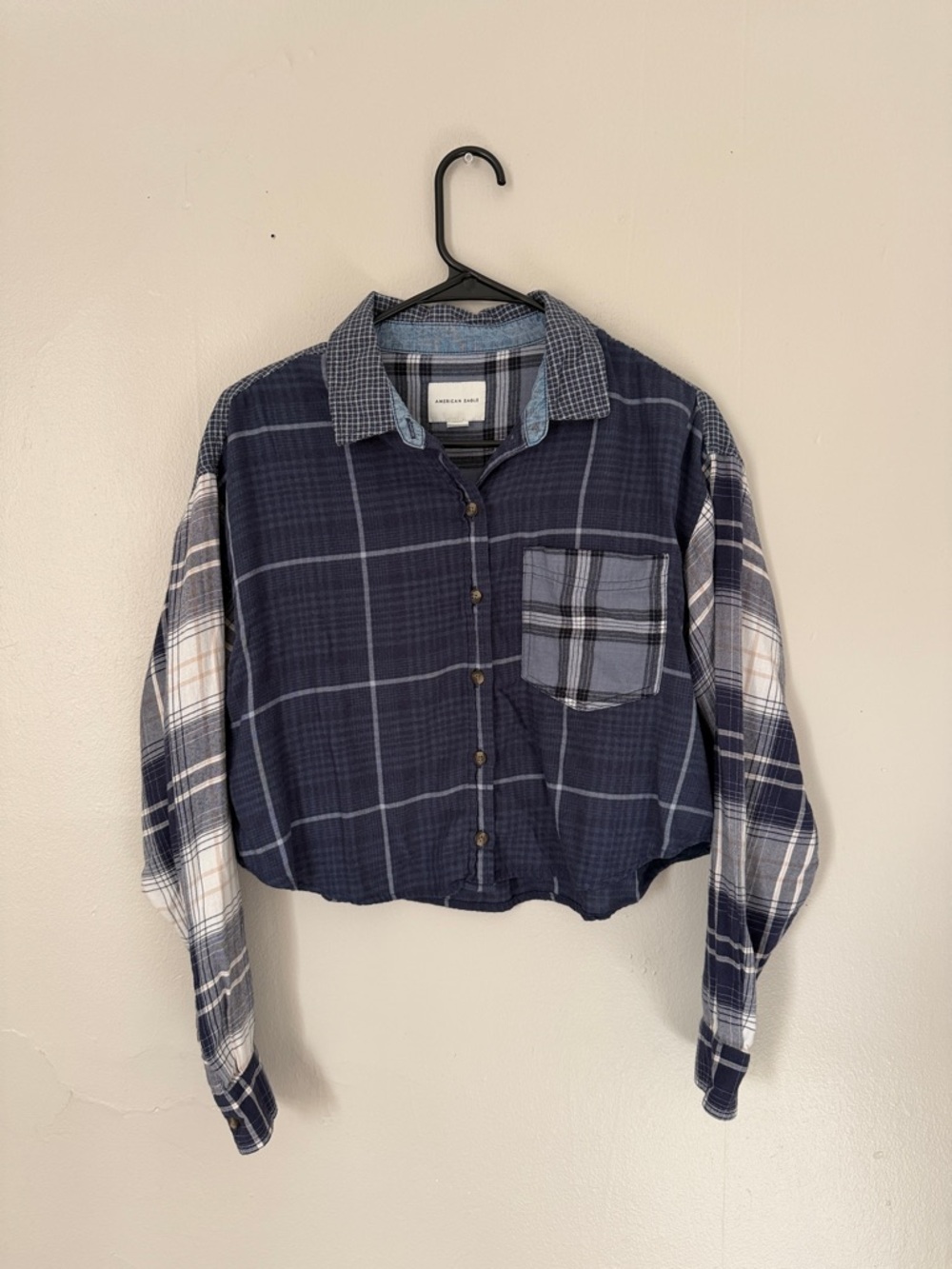 American Eagle Outfitters Navy and Light Blue Plaid Button-Down Shirt - Cropped